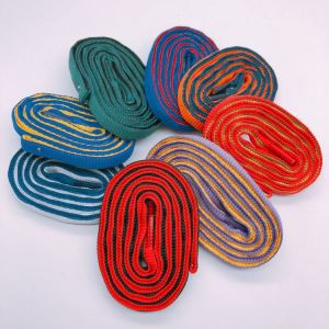 Жасыл жартылай дөңгелек аяқ